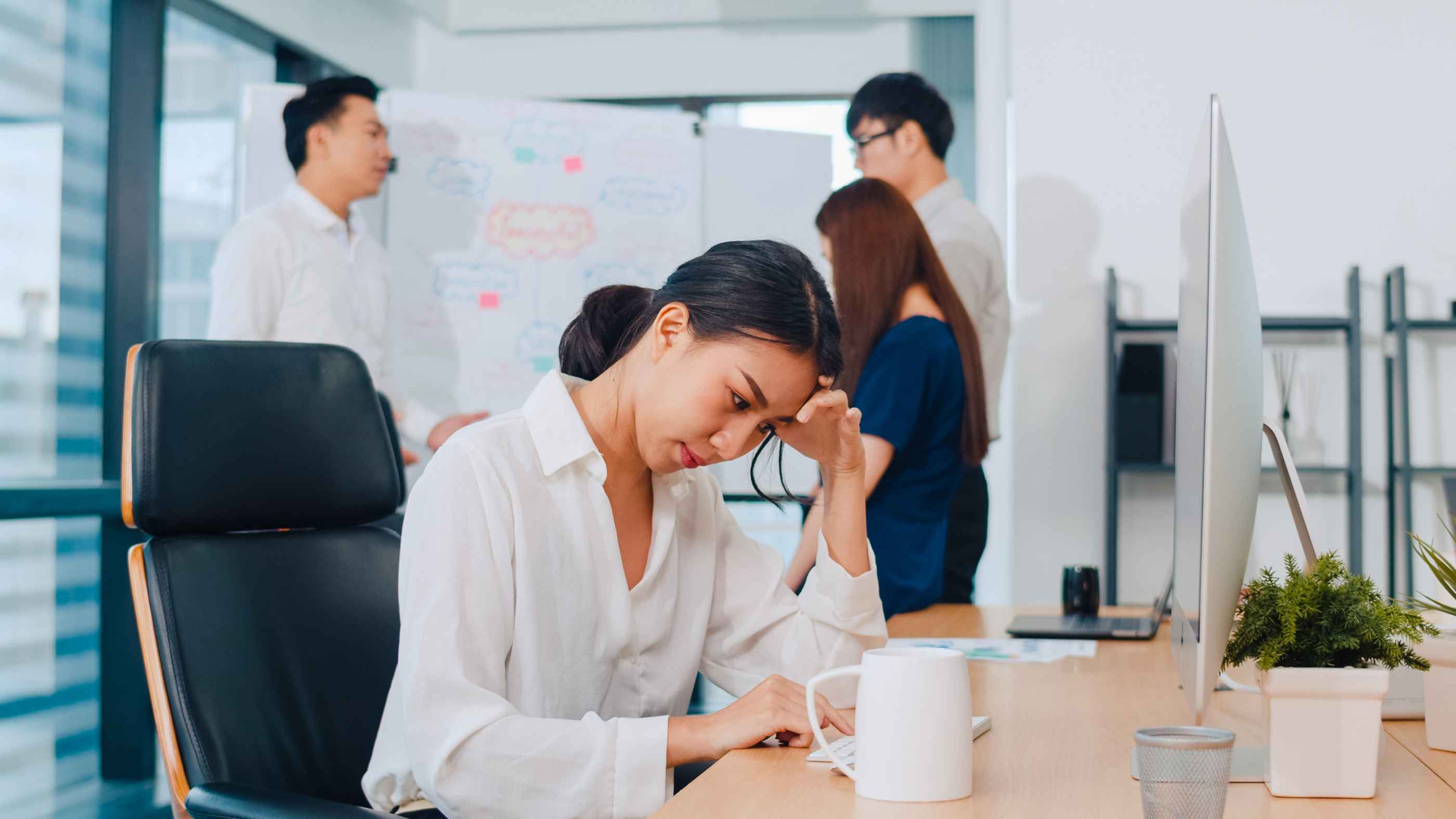 5 Teknik Relaksasi Cepat untuk Meredakan Stres saat Bekerja