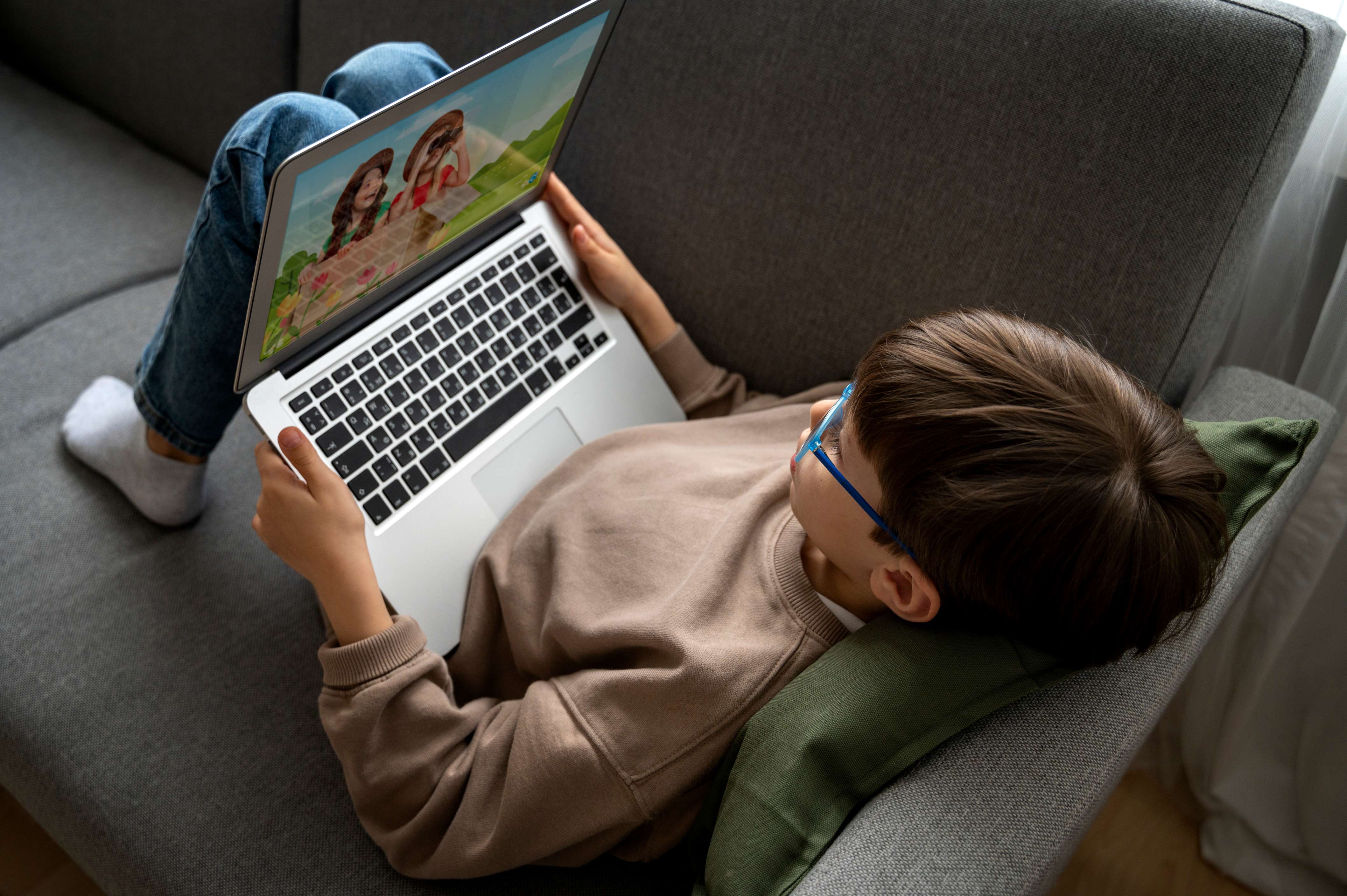 Cara Mendiagnosis Internet Addiction Disorder Sejak Dini